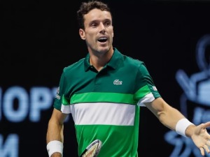 Баутиста Агут пропушта Дејвис куп због повреде