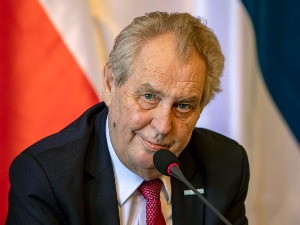 Земан изашао из болнице