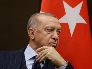 Бомба пронађена испод возила из Ердоганове пратње