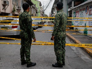 Наоружани нападачи на мотору убили градоначелника на Филипинима, ранили другог