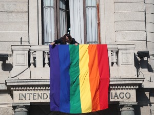 Чиле, усвојен закон о легализацији истополних бракова