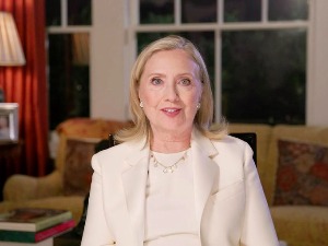 Како би звучао победнички говор Хилари Клинтон да Трамп није добио председничке изборе