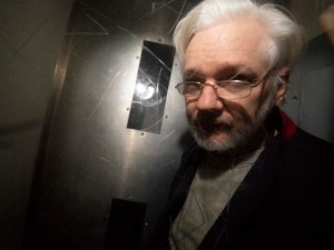 Британски суд усвојио жалбу САД о Асанжу, отворена могућност изручења