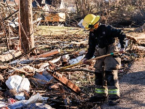 У серији торнада у САД погинуло најмање 88 особа, трага се за више од 100 људи