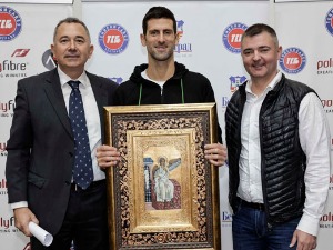 Ђоковић уручио пехаре најбољим такмичарима Тениског савеза Београда