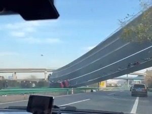 Срушио се надвожњак у Кини, погинуле четири особе