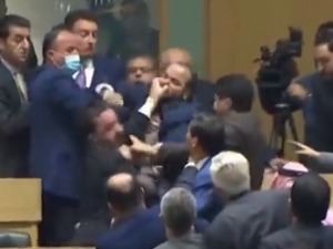 Парламентарне туче у Јордану и Кенији