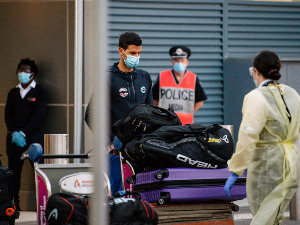 Новак задржан на аеродрому у Мелбурну, због проблема са визом не може одмах да уђе у земљу