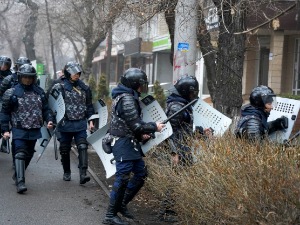 Демонстранти заузели аеродром у Алматију, Токајев затражио помоћ Русије и ОДКБ-а