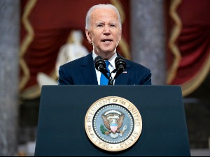 Бајден: Трамп стална претња америчкој демократији