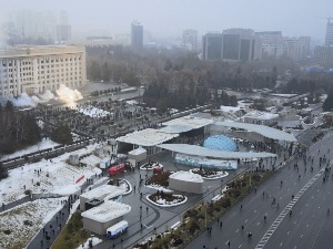 Токајев каже да је успостављен уставни поредак, становници Алматија се плаше да изађу напоље