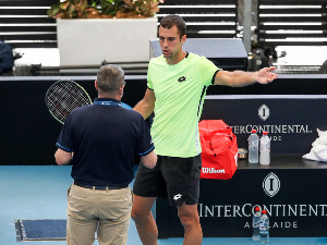 Чилић зауставио Ђереа у четвртфиналу турнира у Аделајду