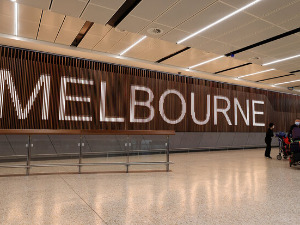 Како је изгледала целоноћна драма Ђоковића на аеродрому у Мелбурну