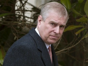 Британски принц Ендру губи војне чинове и краљевске титуле