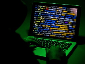 У Пољској подигнут ниво узбуне у сајбер безбедности због терористичке претње