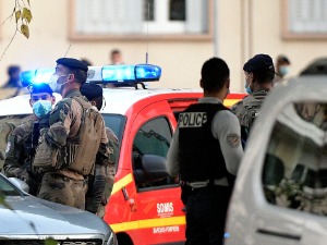 Мушкарац убијен у пуцњави у Ници - потрага за нападачем