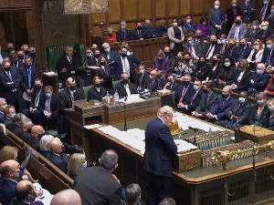 Журке, лажи и видео-траке – сезона лова на Бориса Џонсона или освета “презреног супружника“