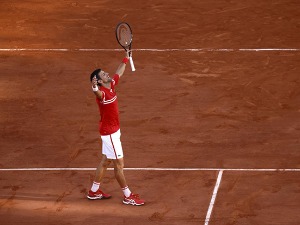 Французи мењају ковид протоколе, Ђоковић би могао да игра на Ролан Гаросу