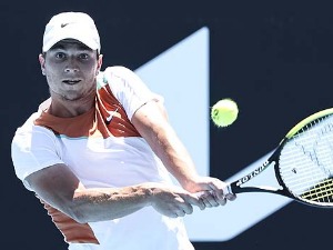 Монфис зауставио Кецмановића у осмини финала