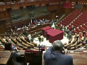 Бира се нови италијански председник – актуелни премијер, близак Берлусконијев сарадник или жена