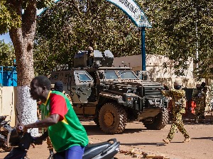 Војни пуч у Буркини Фасо, свргнут председник и суспендован Устав