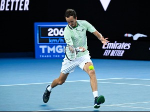 Медведев преживео Оже-Алијасима и после великог преокрета ушао у полуфинале Аустралијан опена