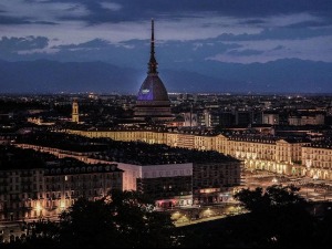 Италија, споменици и зграде у мраку у знак протеста због поскупљења струје