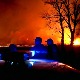 Гори стари рибњак у Футогу, неприступачан терен и ветар отежавају гашење