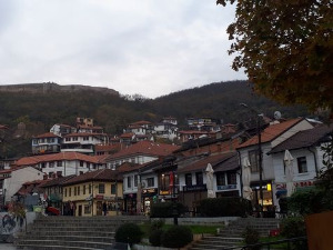 Приступачан програм: Квадратура круга - Призрен између вере и наде (СЗЈ)