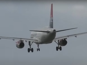 Борба авиона са олујом на лондонском "Хитроу" – како је пилот "Ер Србије" слетео у првом покушају