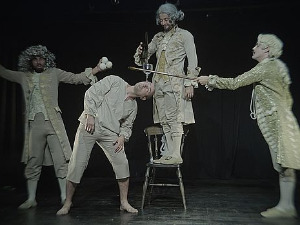 Камера је присутна, четврта епизода: Живот (Је) Игра 