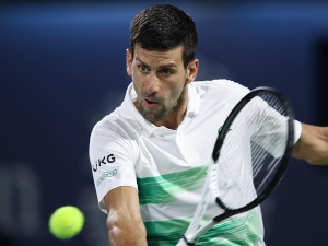 Новак убедљивом победом почео турнир у Дубаију