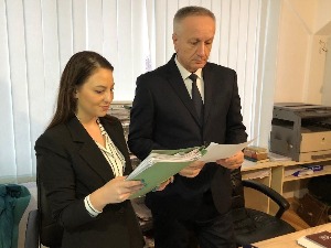 Приштина, полиција саслушала српске младиће ухапшене због куповине амблема "ОВК"