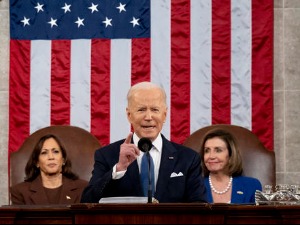 Бајден: Хајде да натерамо богате да поштено плате порез, треба смањити трошкове а не плате