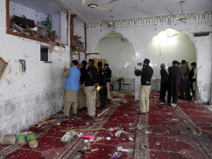 Самоубилачки напад ИСИС-а на џамију у Пакистану - најмање 56 погинулих, скоро 200 рањених