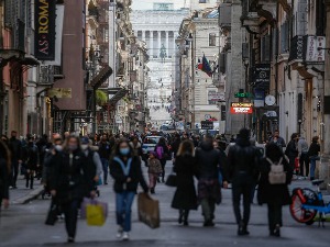 Осам од десет Италијана плаши се нуклеарног рата и почиње да штеди