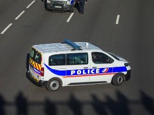 Напад ножем у Марсељу – полицајац рањен, нападач убијен