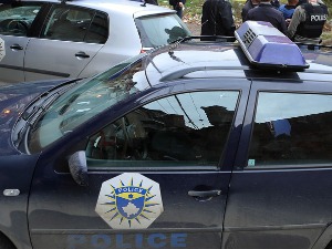 Више сати траје акција претреса на неколико локација у Штрпцу
