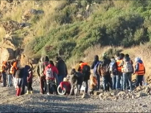 Две избегличке кризе, две стране медаље - за једне жичана ограда, за друге добродошлица