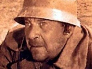 Мачак под шљемом