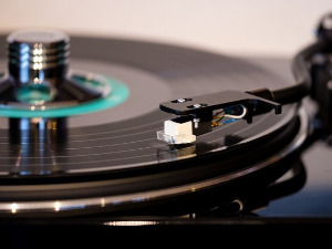  Игла на винилу - Адамо 