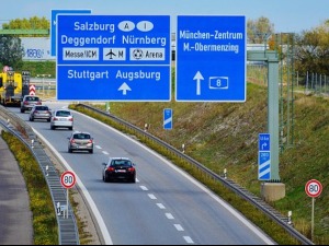 Недеље без аутомобила и ограничење брзине – може ли Немачка да штеди гориво као седамдесетих