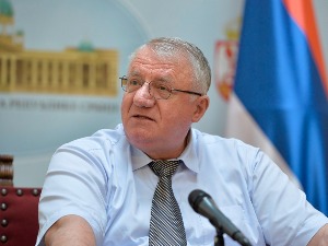Војислав Шешељ се повлачи с чела СРС-а