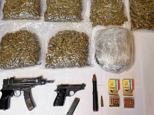 Хапшење у Београду, заплењени дрога и оружје
