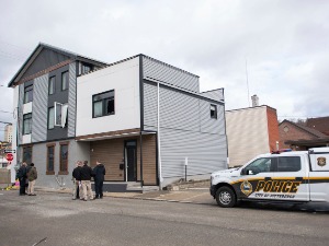 Пуцњава током журке у Питсбургу, људи скакали кроз прозор како би се спасли