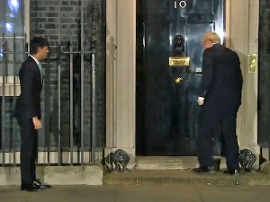 Ново захуктавање "Журкагејта", Џонсону све више окрећу леђа и грађани и црква