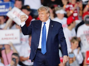 Трамп: Маск је добар човек, али не враћам се на Твитер чак и ако ми одблокира налог