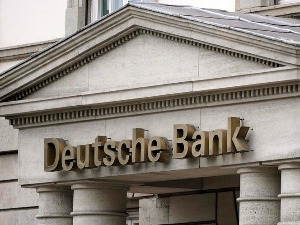 Претрес у "Дојче банци" у Франкфурту, сумња се на прање новца