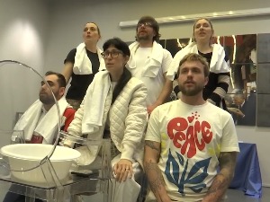 Констракта и њен тим вредно вежбају у хотелу пред другу сценску пробу