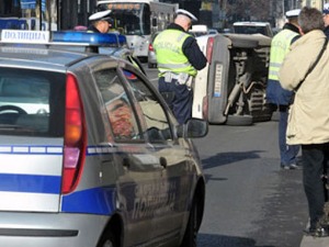 У Београду четири удеса, повређене четири особе - упозорење возачима на опрез